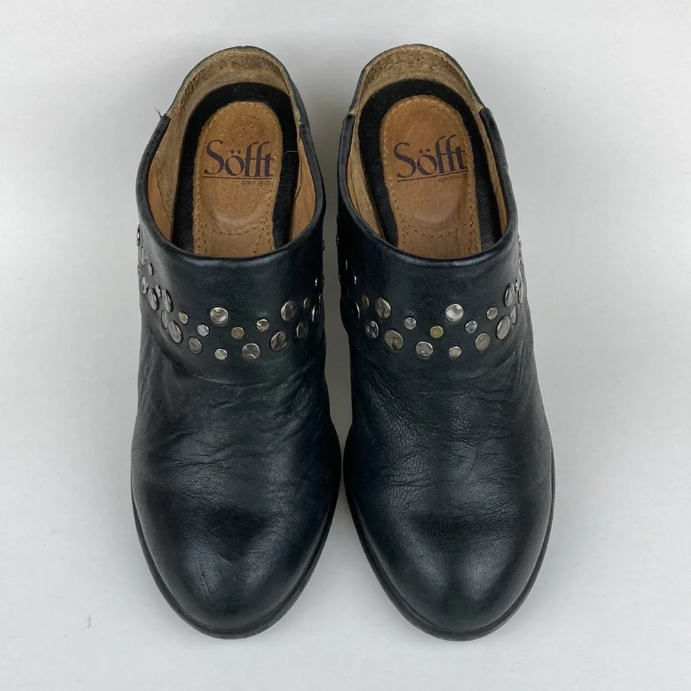 Sofft Women’s Leather Studded Stacked Heel Bootie sz 6.5